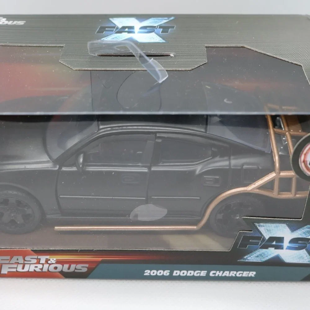 Fast & Furious 2006 Dodge Charger new in box 1:32 scale